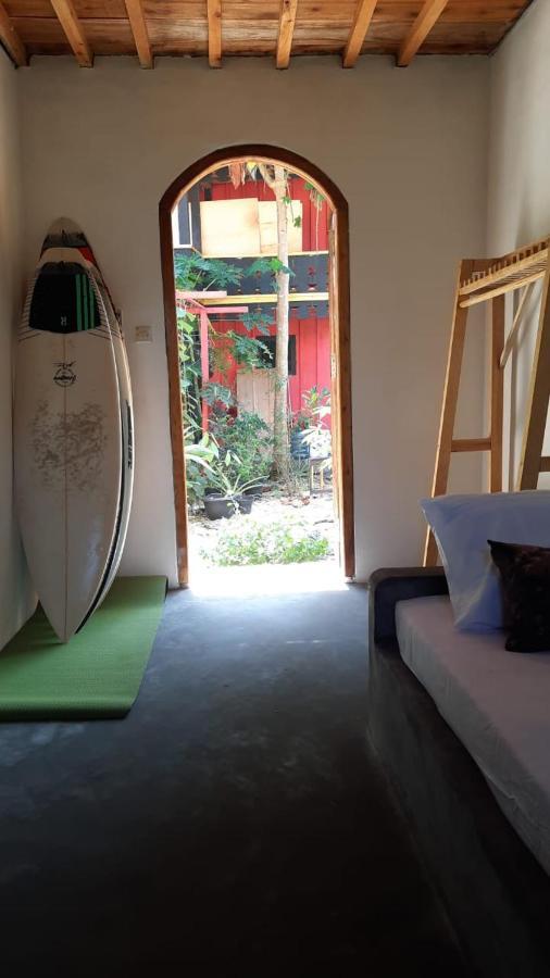 Rumah Nalu Surf Camp Krui Buitenkant foto