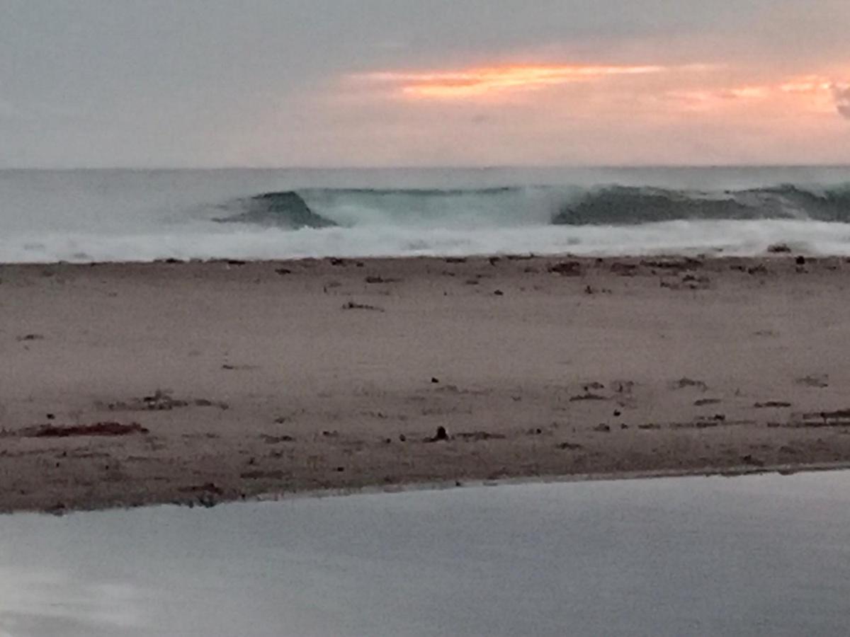 Rumah Nalu Surf Camp Krui Buitenkant foto