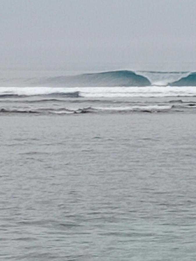 Rumah Nalu Surf Camp Krui Buitenkant foto