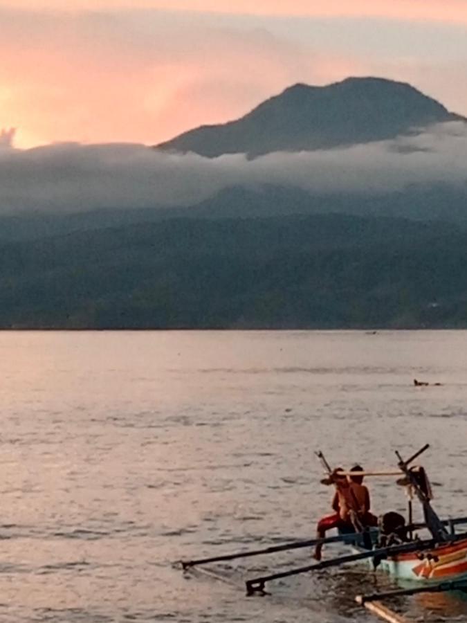 Rumah Nalu Surf Camp Krui Buitenkant foto