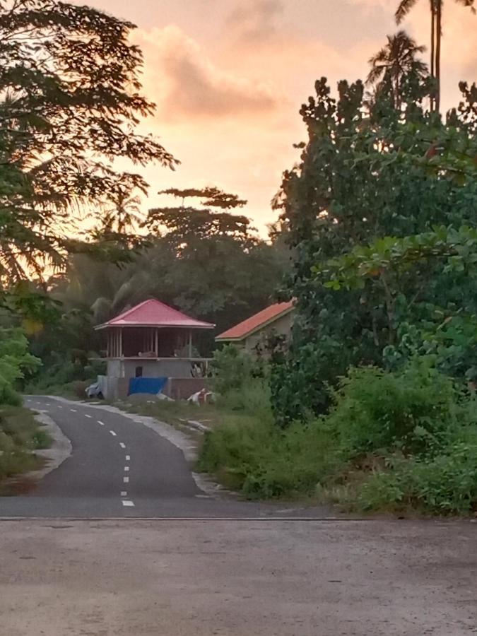 Rumah Nalu Surf Camp Krui Buitenkant foto