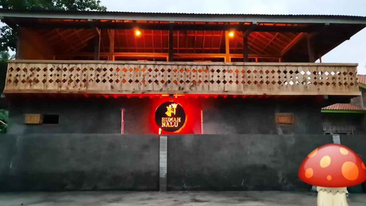 Rumah Nalu Surf Camp Krui Buitenkant foto