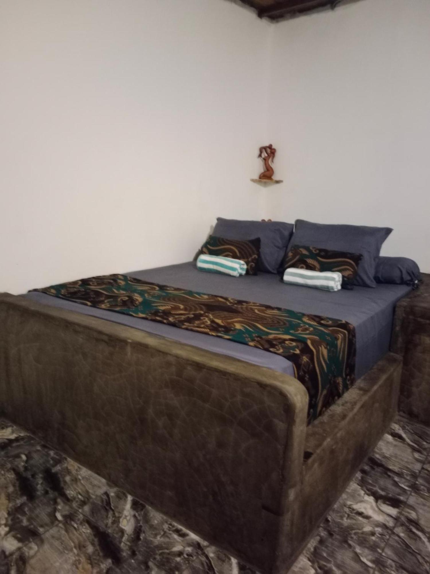 Rumah Nalu Surf Camp Krui Buitenkant foto
